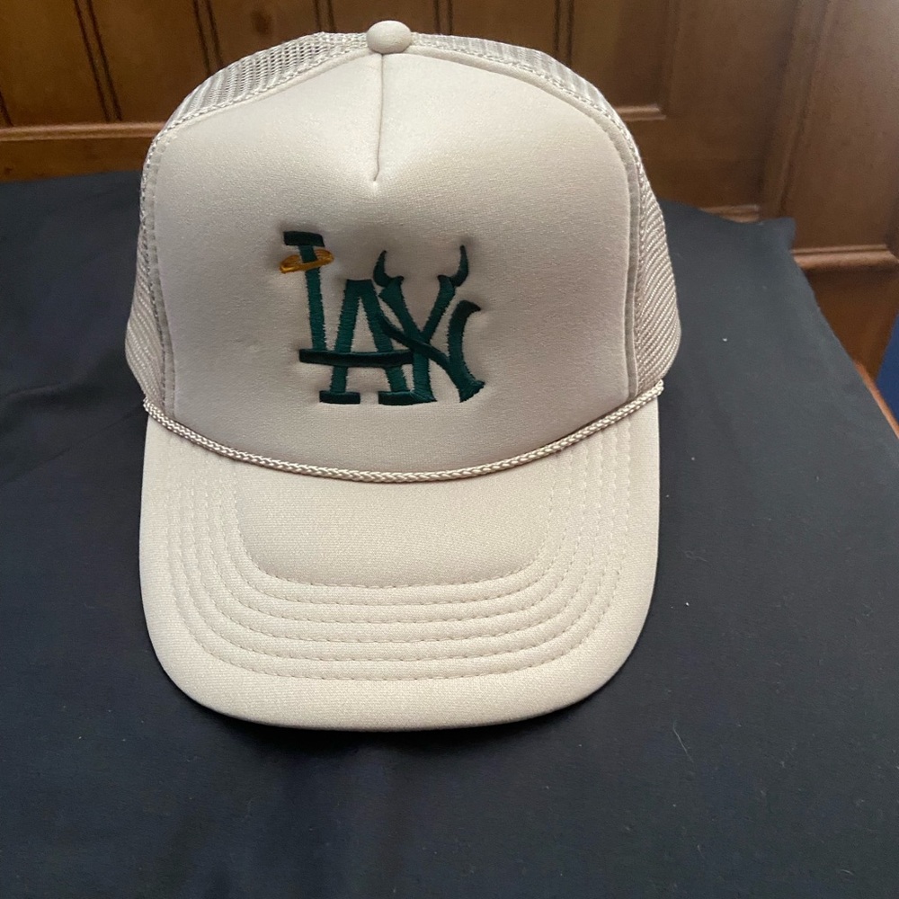 Trucker hat